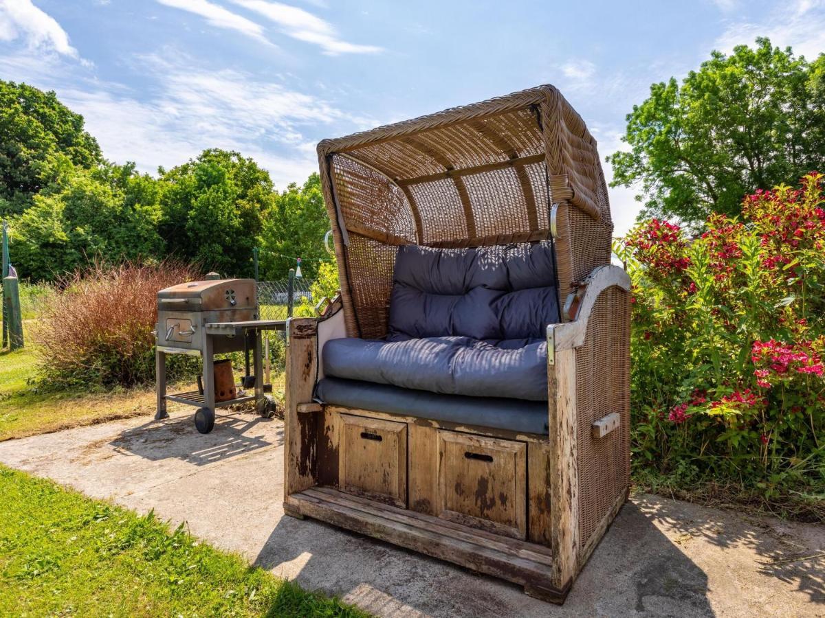 Snug Holiday Home In Divitz Spoldershagen Near Skydiving Buitenkant foto