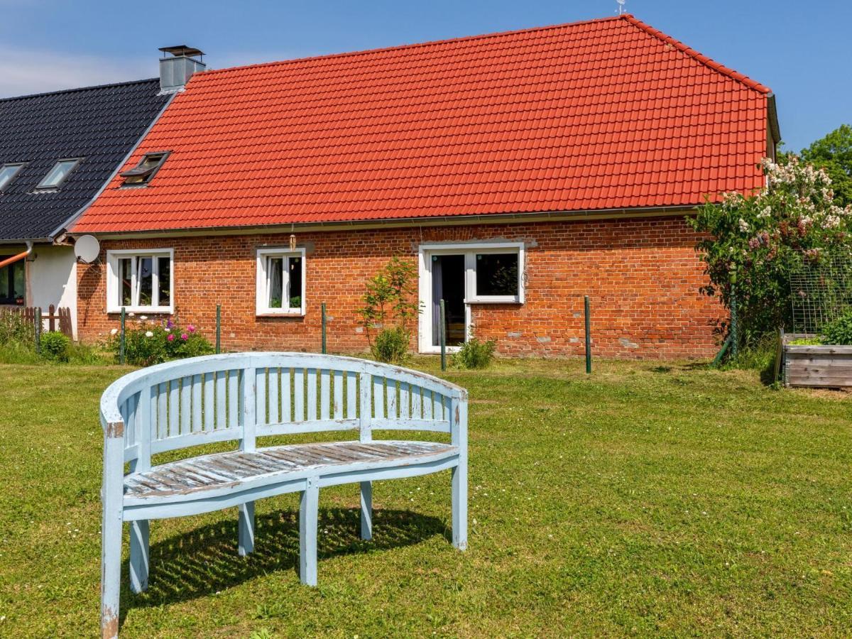 Snug Holiday Home In Divitz Spoldershagen Near Skydiving Buitenkant foto