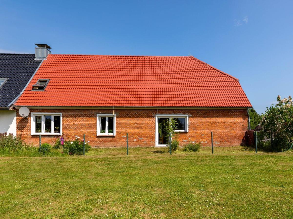 Snug Holiday Home In Divitz Spoldershagen Near Skydiving Buitenkant foto